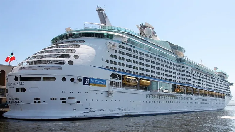 Explorer Of The Seas 3 bin 539 yolcusu ile ilk kez Bodrum