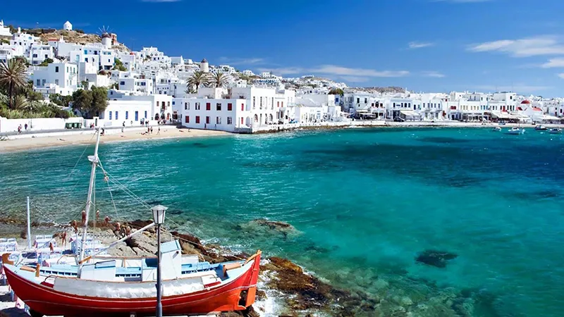 Yunan adalarına kapıda vizede hizmet bedeli 90 euroya çıkıyor!