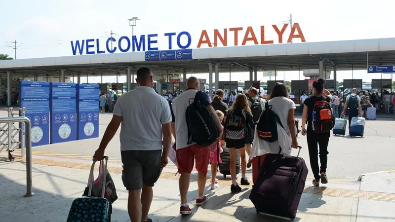 Antalya’yı ilk 7 ayda 9 milyon turist ziyaret etti