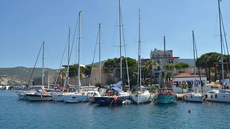 İZDENİZ ile Foça Fok Marina arasında sözleşme