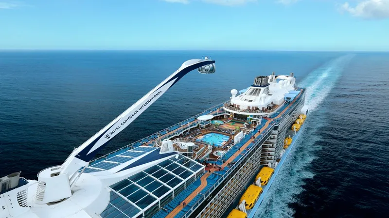 Royal Caribbean’dan çifte gemi hamlesi