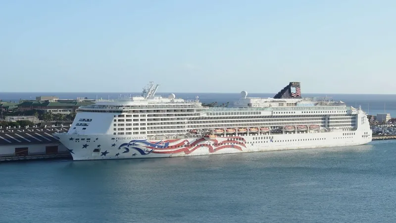 Pride of America ile Hawaii Turları