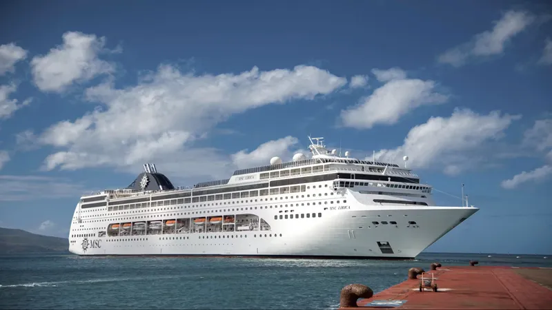 MSC Lirica