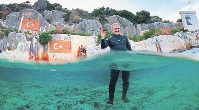 Antalya valisi dalış turizmi için dalıyor