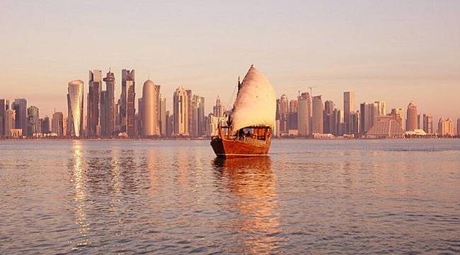 Katar, aşılanmış ziyaretçilere kapılarını yeniden açıyor
